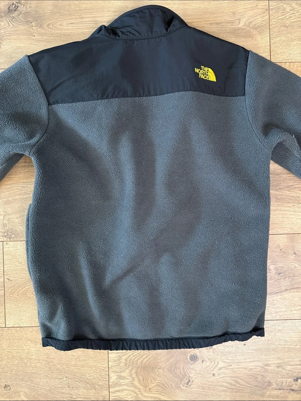 The North Face Men's Black & Gray Lightweight Fleece Jacket
